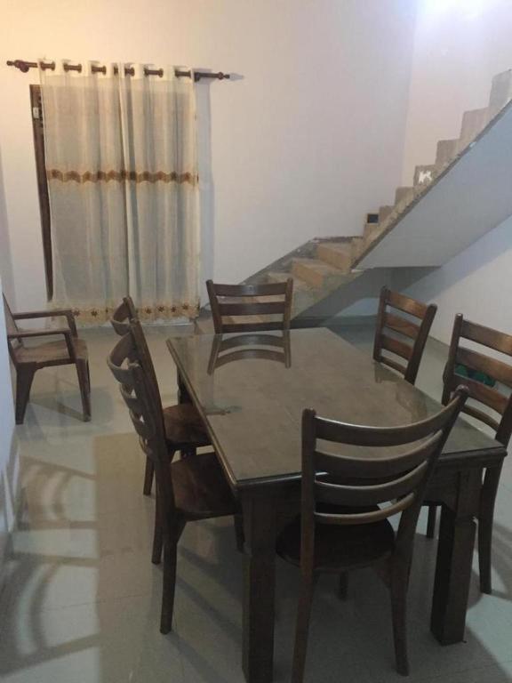Tinu Homestay ミリッサ エクステリア 写真